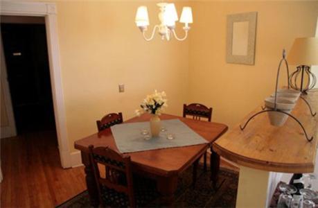 La Boheme Restaurant & B&B Edmonton Pokój zdjęcie